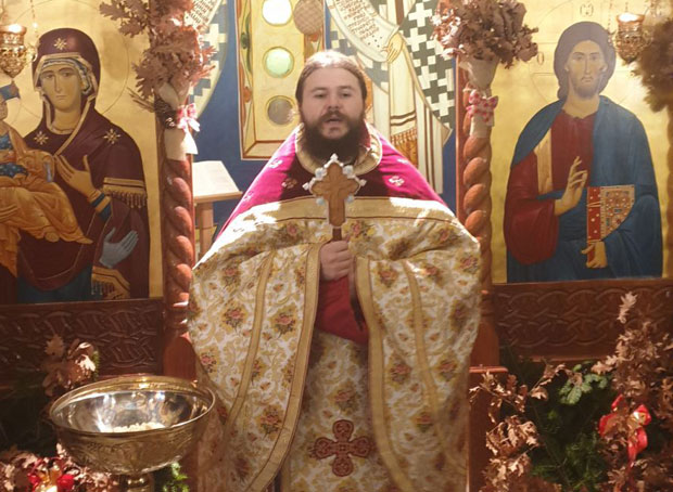 Музички конзерваторијум завршио je у Софији, а онда је одлучио да оперске арије замени литургијама: Необичан животни пут оца Фотија